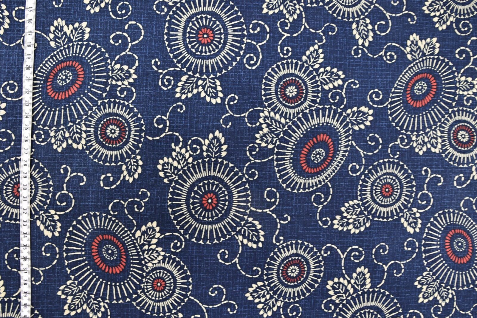 Tissu-Japonais-fleur-vintage-et-feuillages