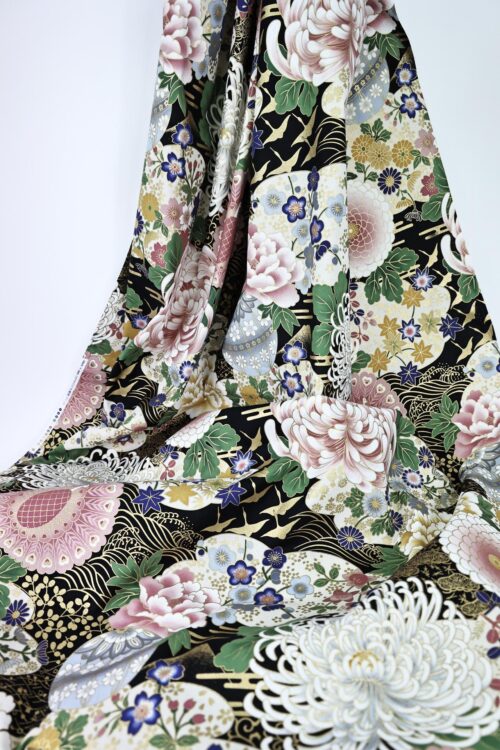 Tissu Japonais doré fleuris Paon Grue fond noir