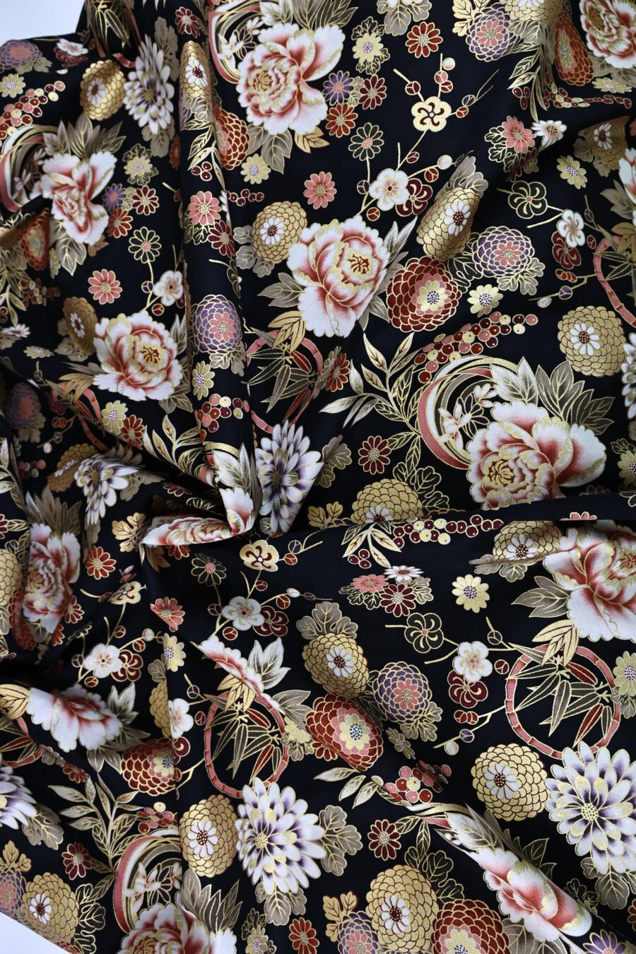 Tissu fleurs dorées Japonais fond noir. Japan fabric, Japanese fabric, Japan textile