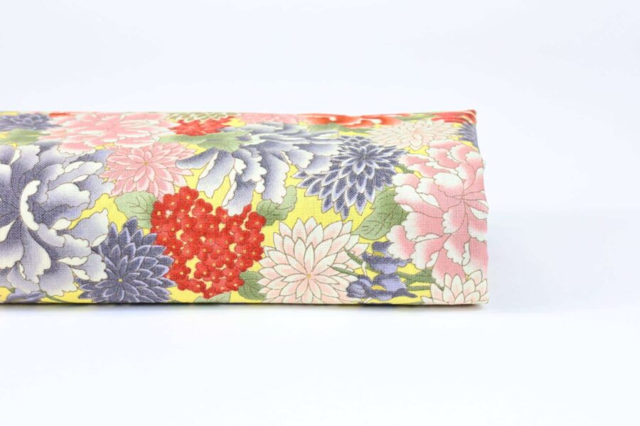 Tissu Japonais Pivoine Chrysanthème et Iris fond jaune