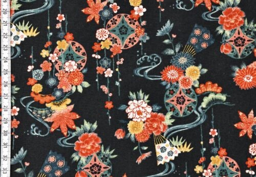 Tissu Japonais fleurs dans l'eau fond noir