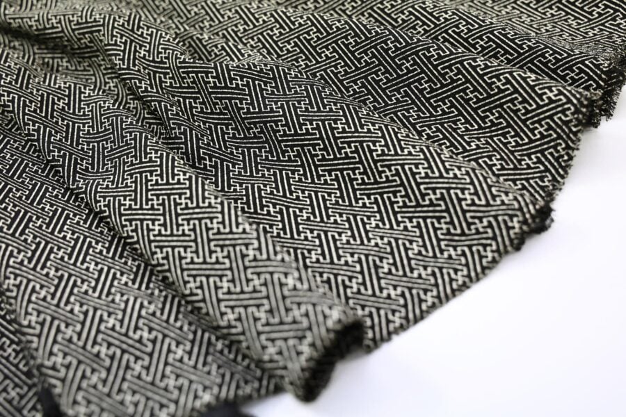 Tissu Chirimen Sayagata fond noir. Japanese fabric. Chirimen fabric