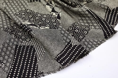 Tissu Chirimen multi motifs traditionnels. Japanese fabric. Japan Fabric. Chirimen Fabric