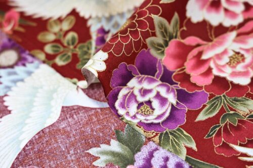 Tissu Héron Japonais doré fond rouge. Golden Heron Japanese fabric