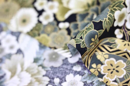 Tissu Japonais Grues Hana Gosho Guruma fond noir. Japanese Fabric Black Crane Hana Gosho Guruma