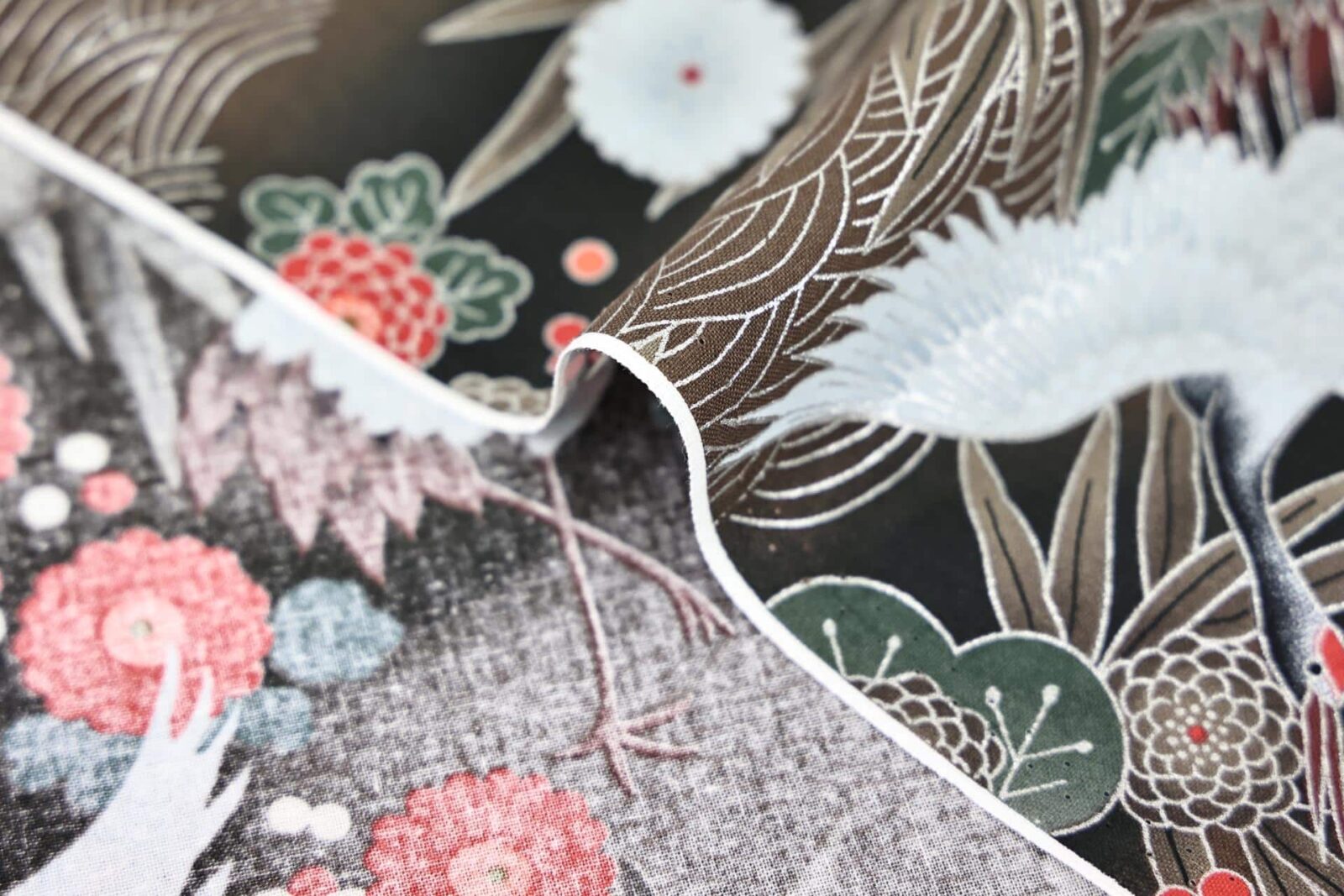 Tissu Japonais Grues sur rivière argenté. Japan fabric