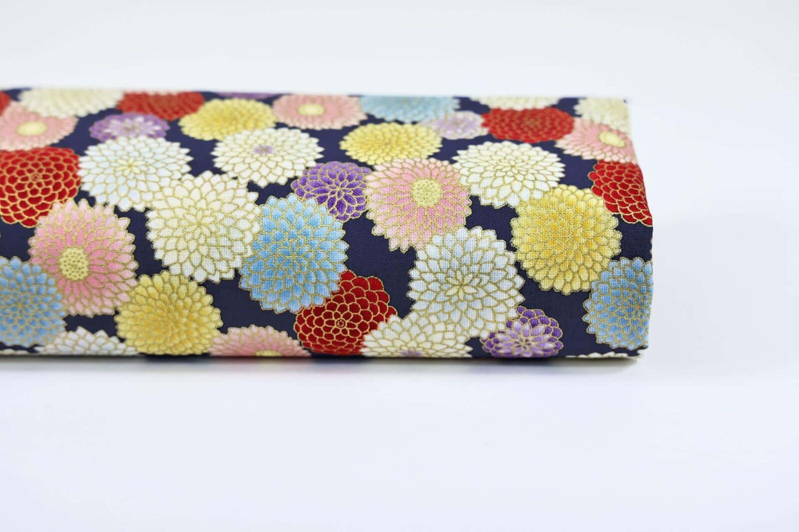 Tissu Kiku coloré doré fond bleu marine. Japan fabric, Japanese fabric, Japan Textile