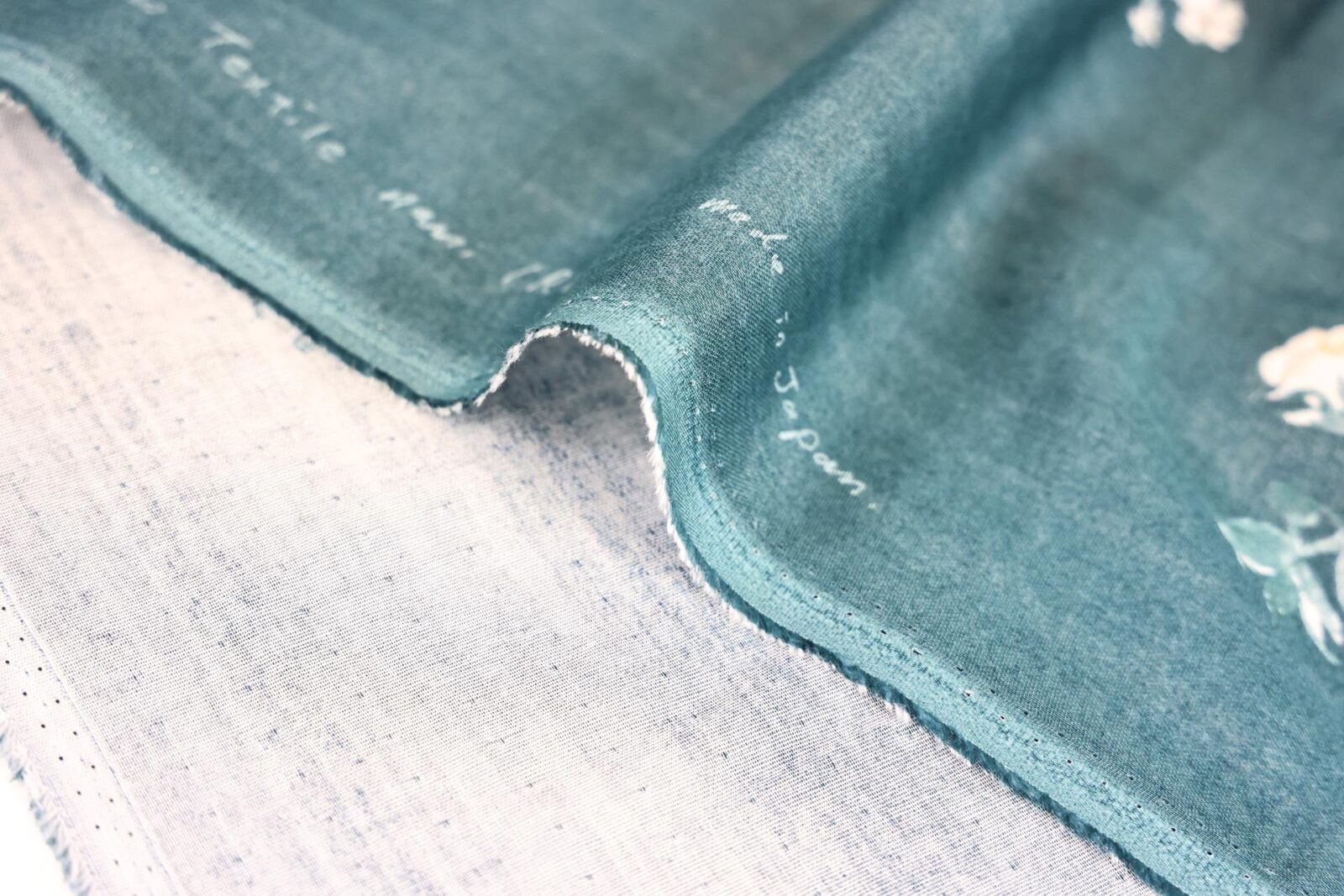 Tissu Nani IRO New morning coton bio bleu. Tissu bio, coton bio, organic cotton. tissu coton bio.