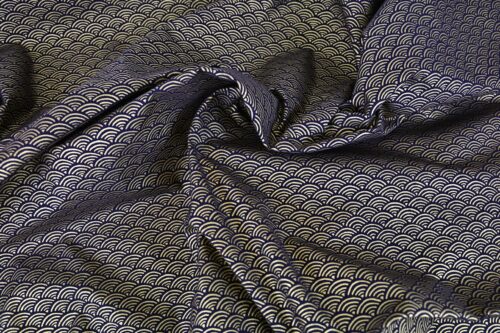 Tissu Seigaiha doré fond bleu marine. Japanese Fabric golden Seigaiha blue navy background
