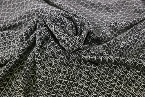 Tissus crêpe Japonais Seikaiha fond noir. Japanese fabrics. Japanese crepe fabric.