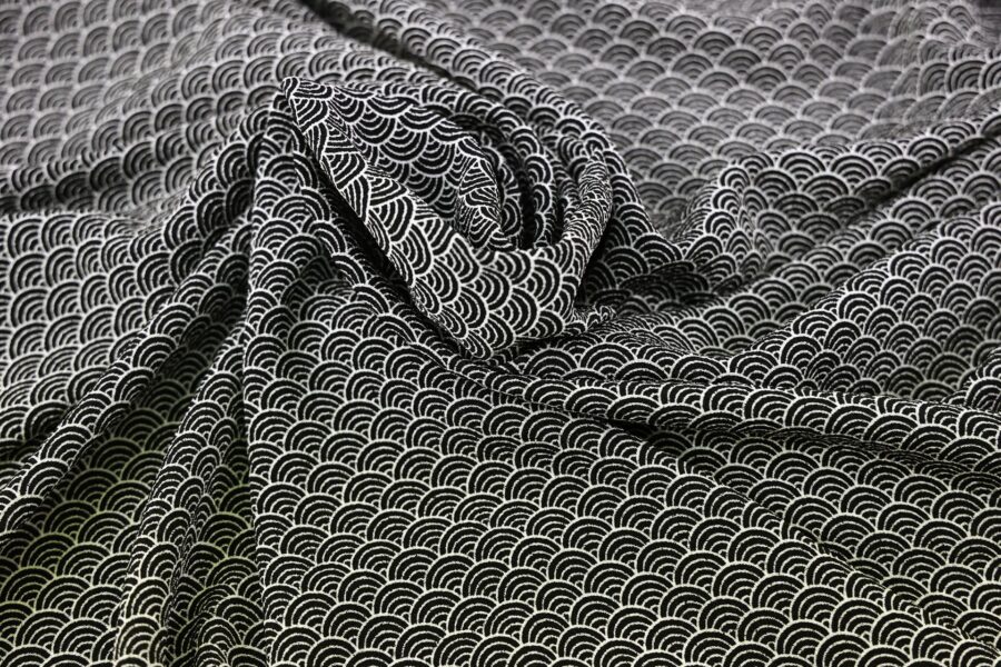 Tissus crêpe Japonais Seikaiha fond noir. Japanese fabrics. Japanese crepe fabric.