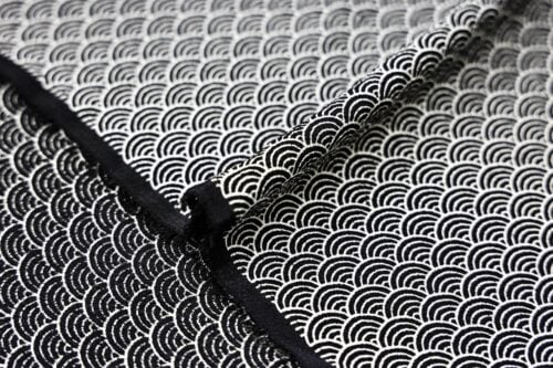 Tissus crêpe Japonais Seikaiha fond noir. Japanese fabrics. Japanese crepe fabric.