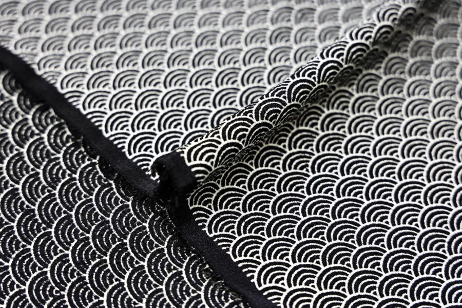 Tissus crêpe Japonais Seikaiha fond noir. Japanese fabrics. Japanese crepe fabric.