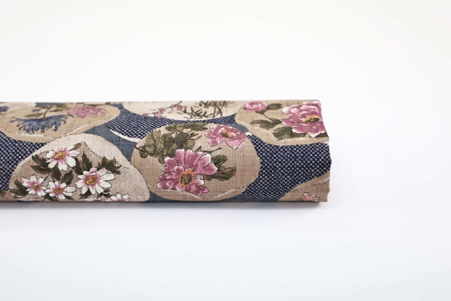 Coton dobby kanoko shibori bleu et floraux. Japanese fabric