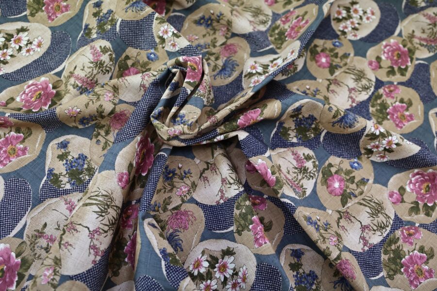 Coton dobby kanoko shibori bleu et floraux. Japanese fabric
