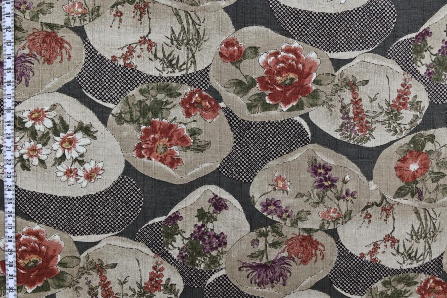 Coton dobby kanoko shibori noir et floraux. Japanese fabric