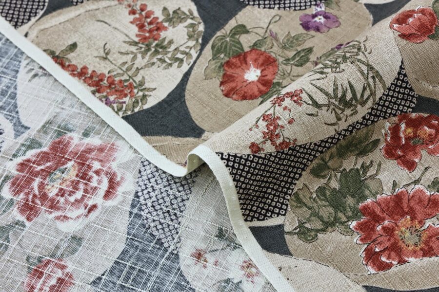 Coton dobby kanoko shibori noir et floraux. Japanese fabric