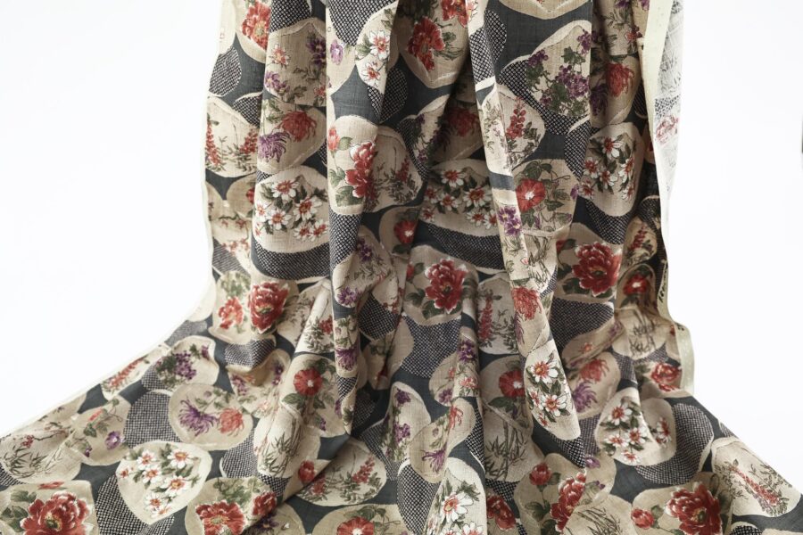 Coton dobby kanoko shibori noir et floraux. Japanese fabric