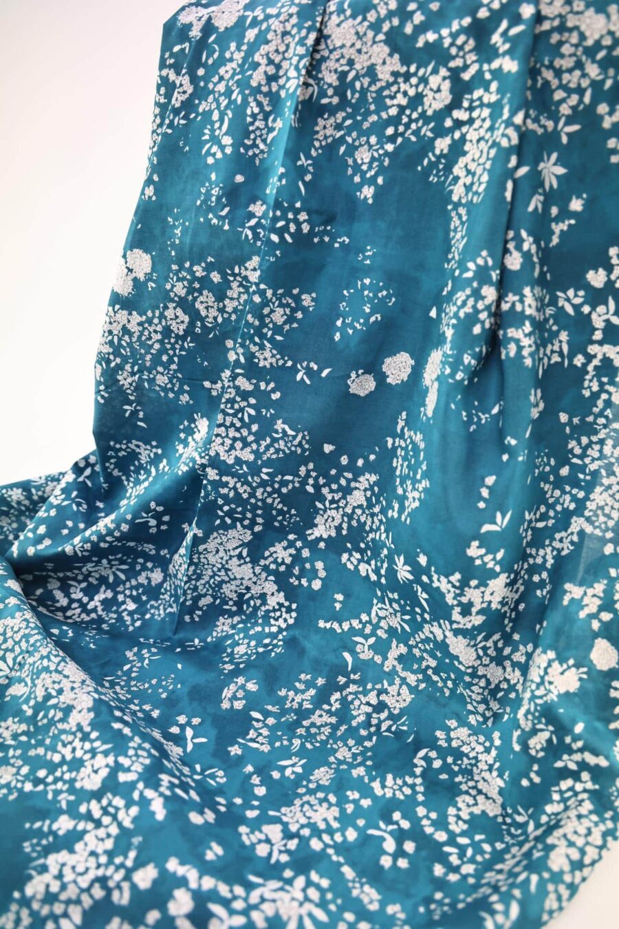 Nani IRO Lei Nani coton lawn bio bleu. Japanese fabric