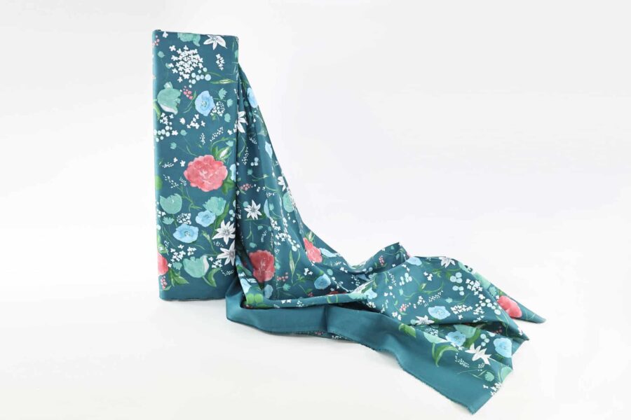 Nani IRO Rakuen soie et coton bleu canard. Japanese fabric