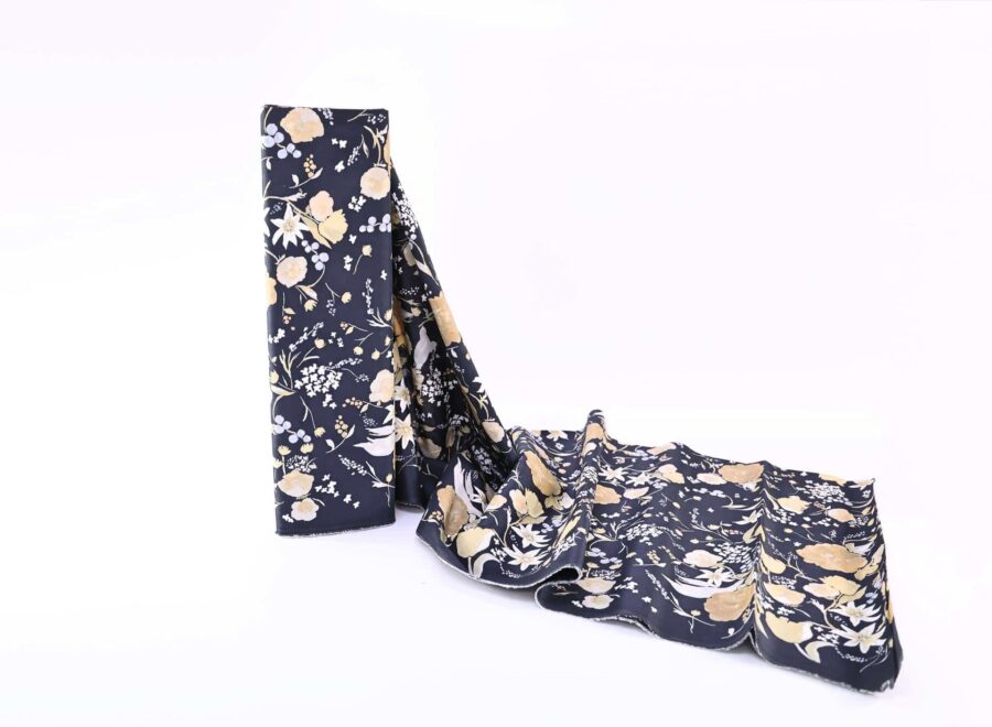 Nani IRO Rakuen soie et coton noir. Japanese fabric