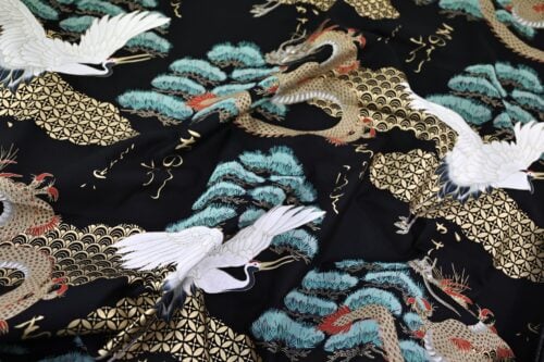 Tissu Grue et Dragon doré fond noir. Japanese fabric