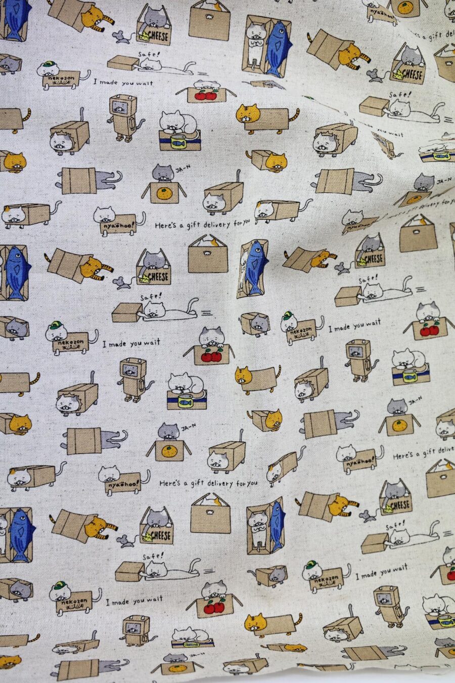Tissu Japonais Chats dans Boîtes fond écru. Japanese fabric