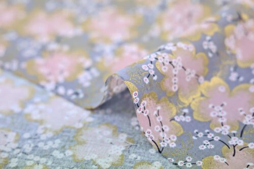 Tissu Japonais Ume rose doré fond gris. Japanese fabric