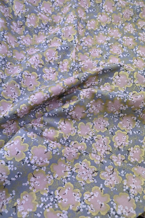 Tissu Japonais Ume rose doré fond gris. Japanese fabric
