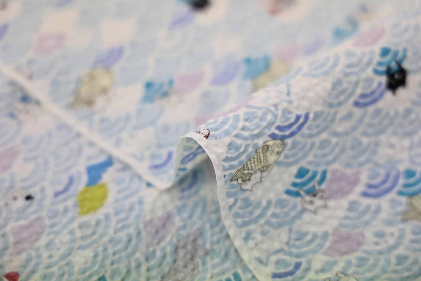 Tissu seersucker Japonais Neko Seigaiha kawaii. Japanese fabric