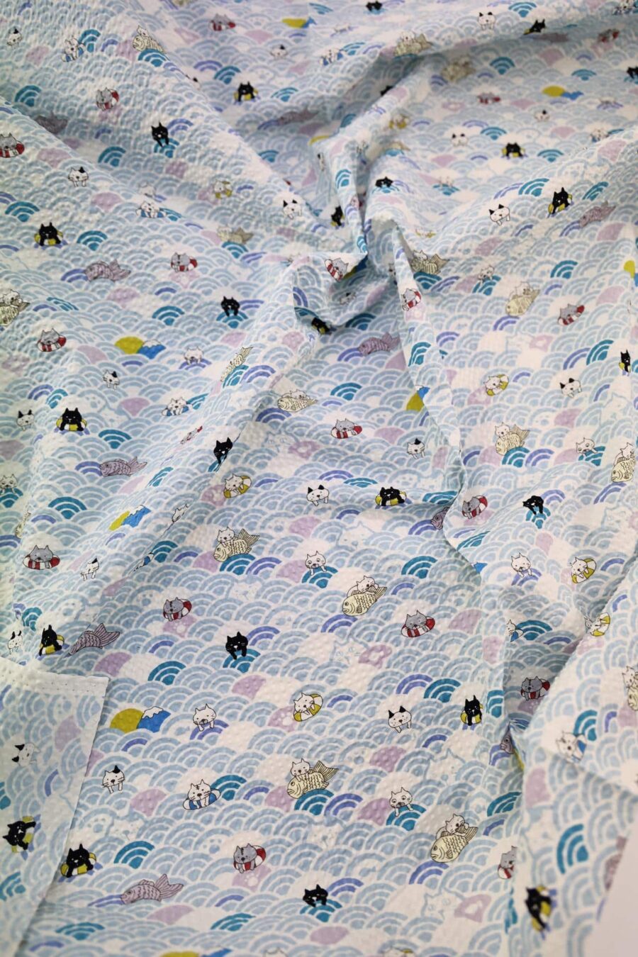Tissu seersucker Japonais Neko Seigaiha kawaii. Japanese fabric