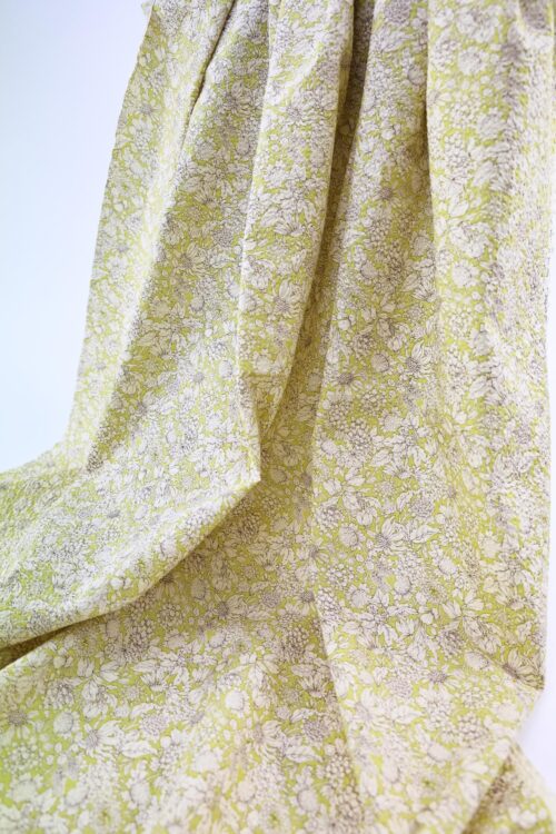 Tissu seersucker fleurie type liberty fond jaune. Japanese fabric