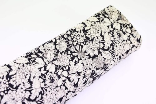 Tissu seersucker fleurie type liberty fond noir. Japanese Fabric. Japanese fabrics