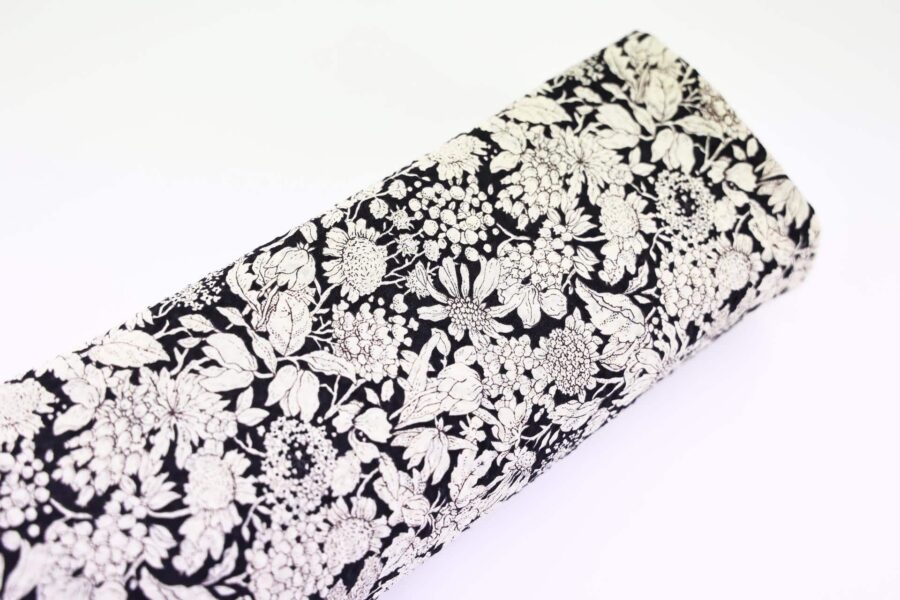 Tissu seersucker fleurie type liberty fond noir. Japanese Fabric. Japanese fabrics
