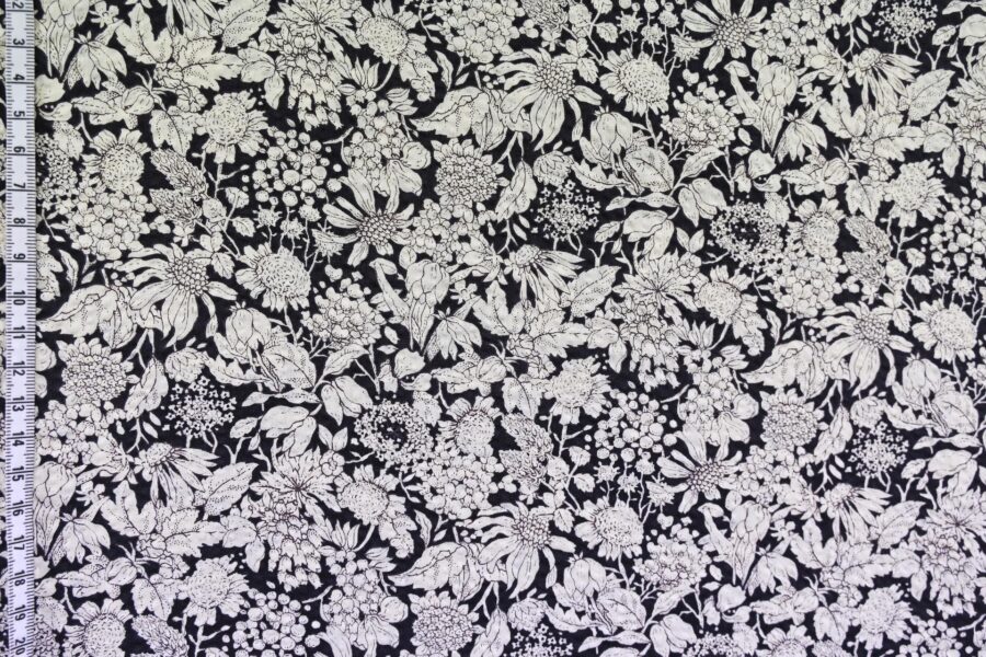 Tissu seersucker fleurie type liberty fond noir. Japanese Fabric. Japanese fabrics