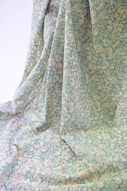 Tissu seersucker fleurie type liberty fond turquoise. Japanese fabric