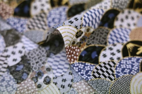 Tissu vagues multi motifs bleu noir gris. Fabric waves multi-patterned in blue, black, and gray. Japanese fabric