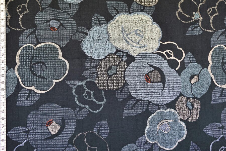Coton dobby Japonais floral Tsubaki marine. Japanese fabric. Kobayashi fabric