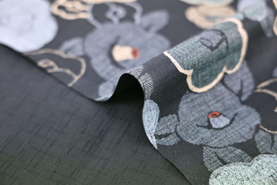 Coton dobby Japonais floral Tsubaki marine. Japanese fabric. Kobayashi fabric