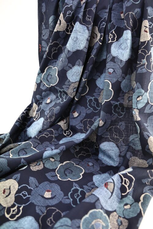 Coton dobby Japonais floral Tsubaki marine. Japanese fabric. Kobayashi fabric