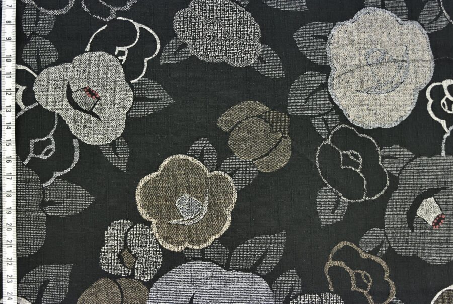 Coton dobby Japonais floral Tsubaki marron. Japanese fabrics