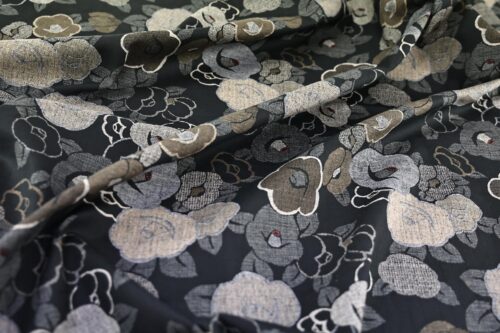Coton dobby Japonais floral Tsubaki marron. Japanese fabrics