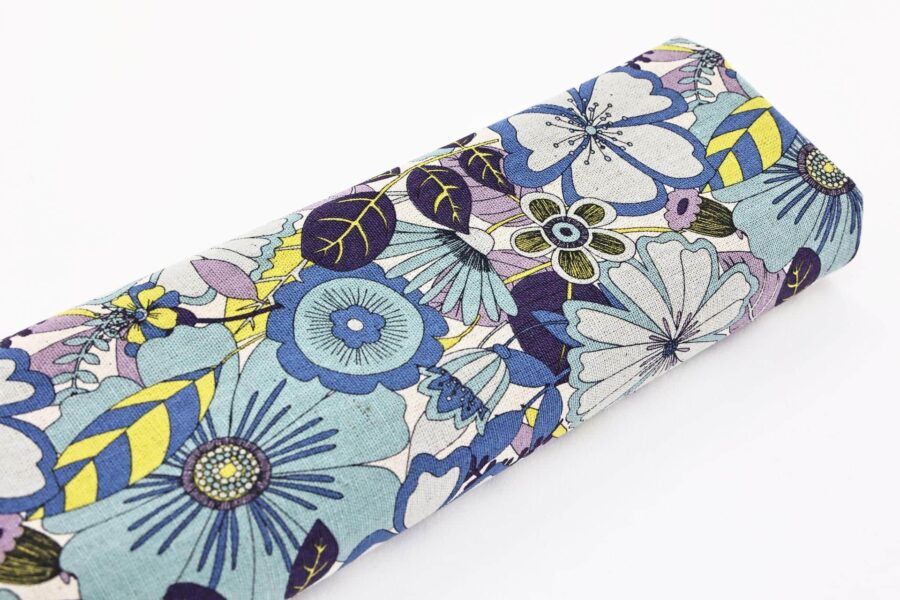 Canvas fleurs esprit vintage bleu violet. Japanese fabric