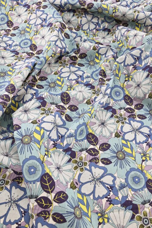 Canvas fleurs esprit vintage bleu violet. Japanese fabric