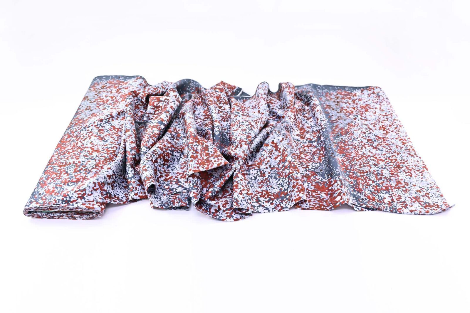 Nani IRO Birds Eye satin de coton gris rouge. Japanese fabric