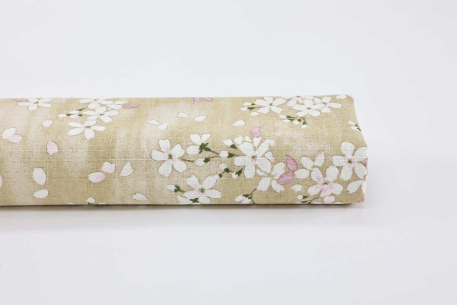 Tissu Japonais cerisier en floraison fond beige. Japanese fabric