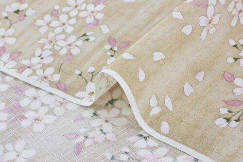 Tissu Japonais cerisier en floraison fond beige. Japanese fabric