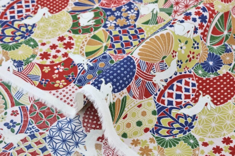 Tissu Japonais lapin et Temari coloré. Japanese fabric