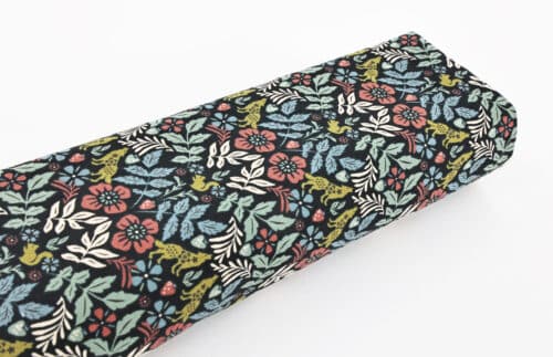 Tissu velours côtelé motifs animaux et fleurs. Japanese fabric
