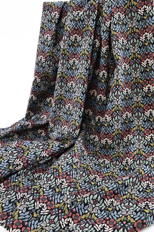 Tissu velours côtelé motifs animaux et fleurs. Japanese fabric